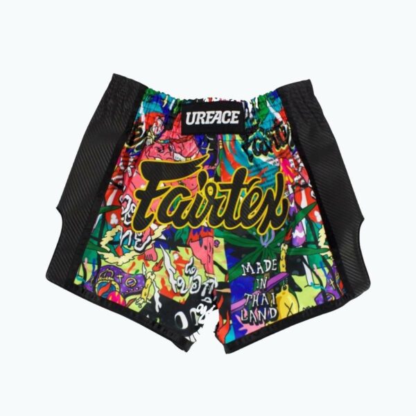 Thajské šortky Urface propojují městský styl s thajskou kulturou a vytváří tak unikátní designy. Fairtex trenky přináší limitovanou, která posouvá hranice bojových sportů k tradičnímu designu.